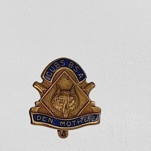 Vtg Den Mother Wolf "CUBS BSA" Pin Gold Tone Blue Enamel C-Clasp Cub Boy Scouts